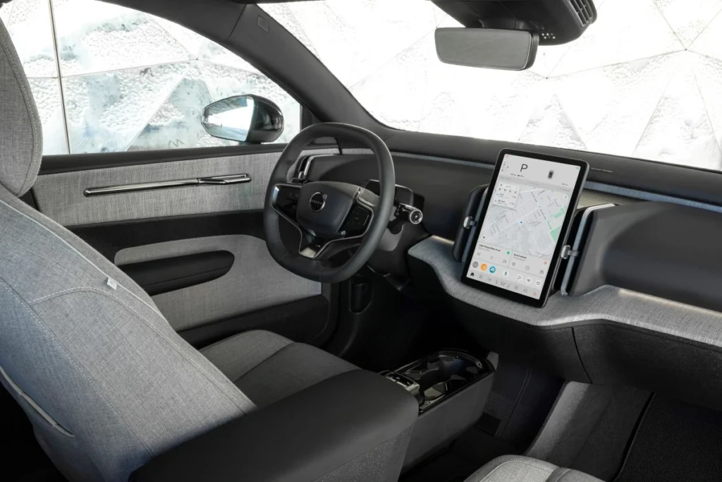 VOLVO EX30 'CORE'