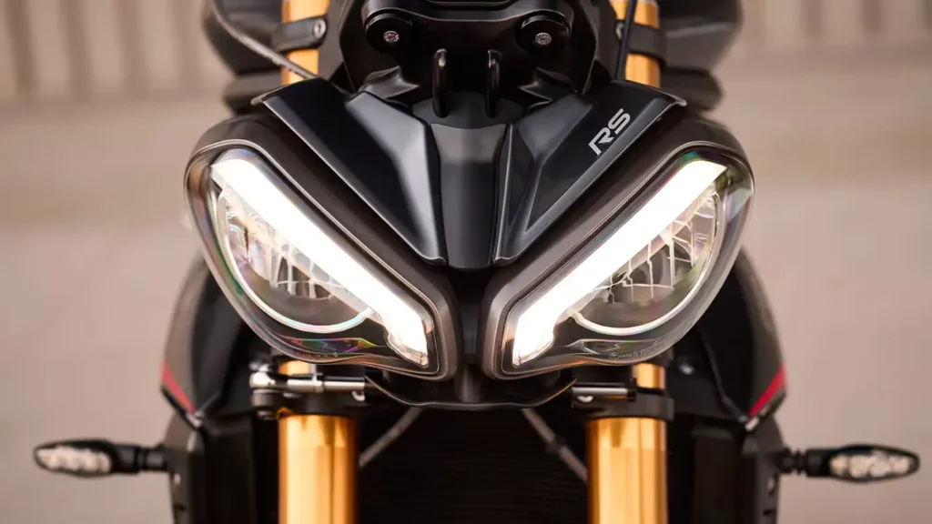 Triumph speed-triple-1200-rs
