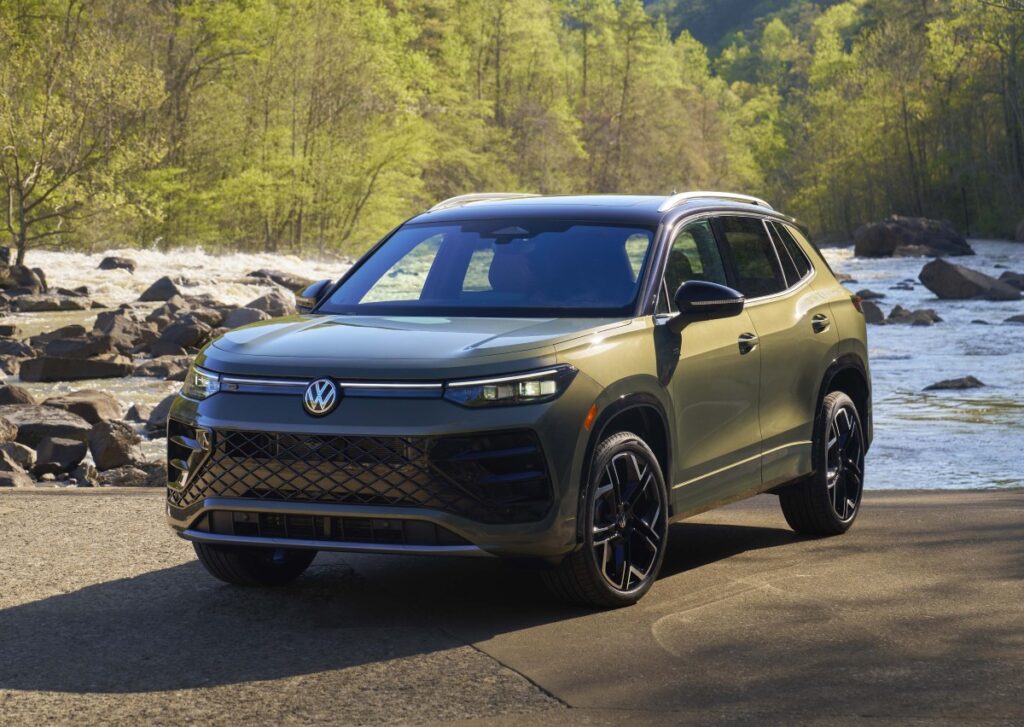 2026 VW Tiguan SEL R-Line Turbo