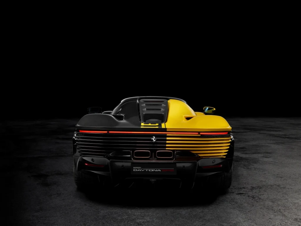 Ferrari Daytona SP3 charity auction