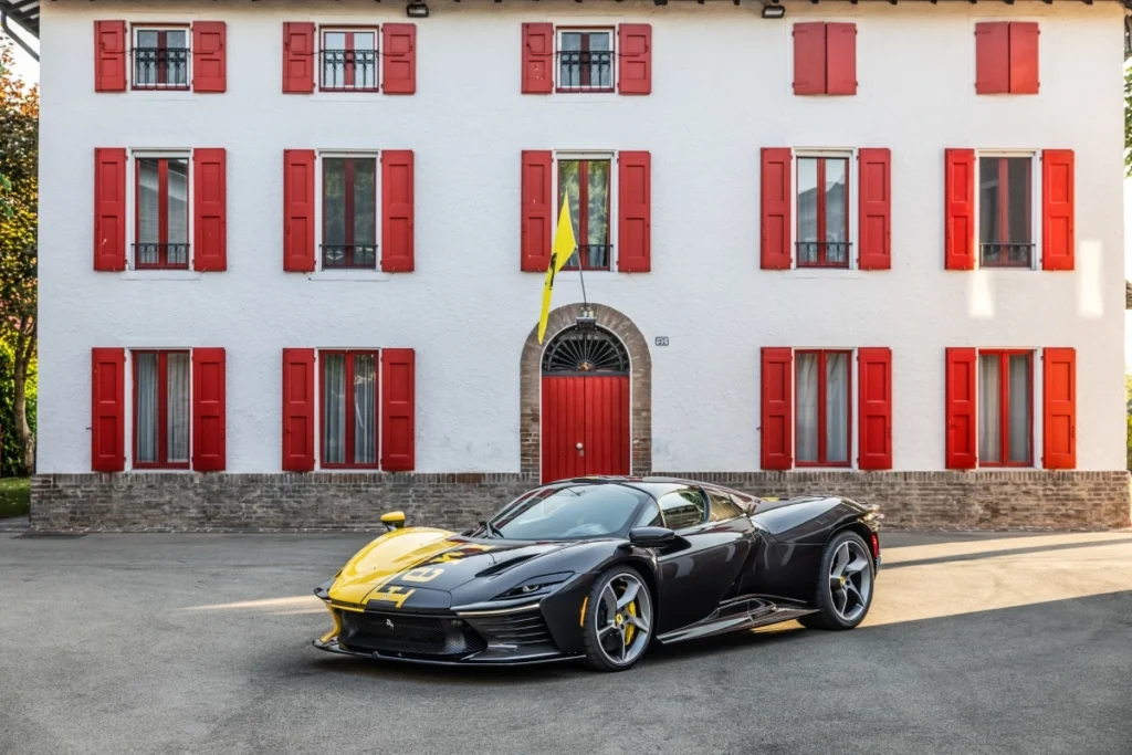 Ferrari Daytona SP3 charity auction